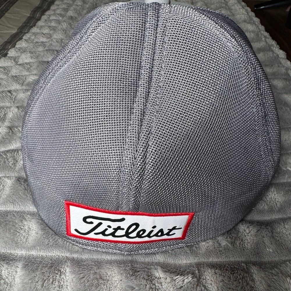 Titleist fitted L/XL Golf Hat, FJ, Pro V1 - Picture 3 of 8